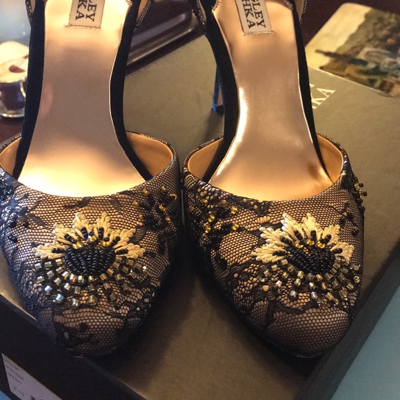 Badgley Mischka Shoes - Picture 2 of 3